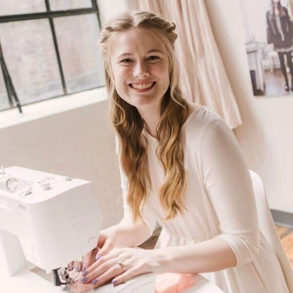Meet your Posher, Alexis